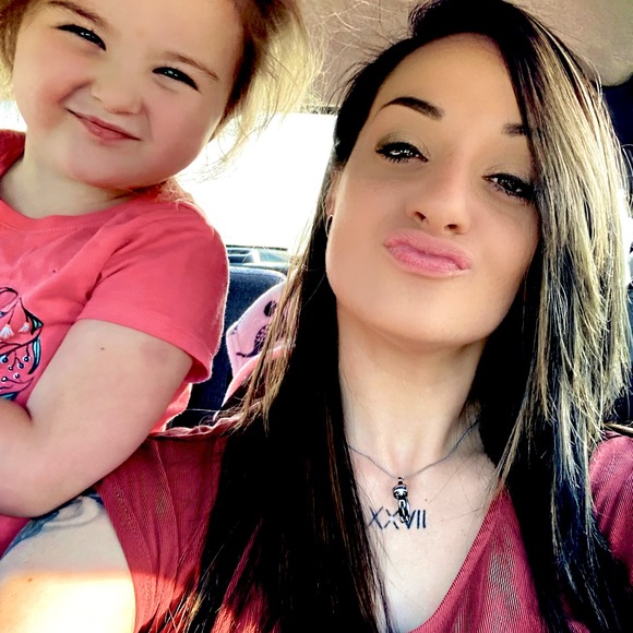 Meet your Posher, Jess - Picture 4 of 5